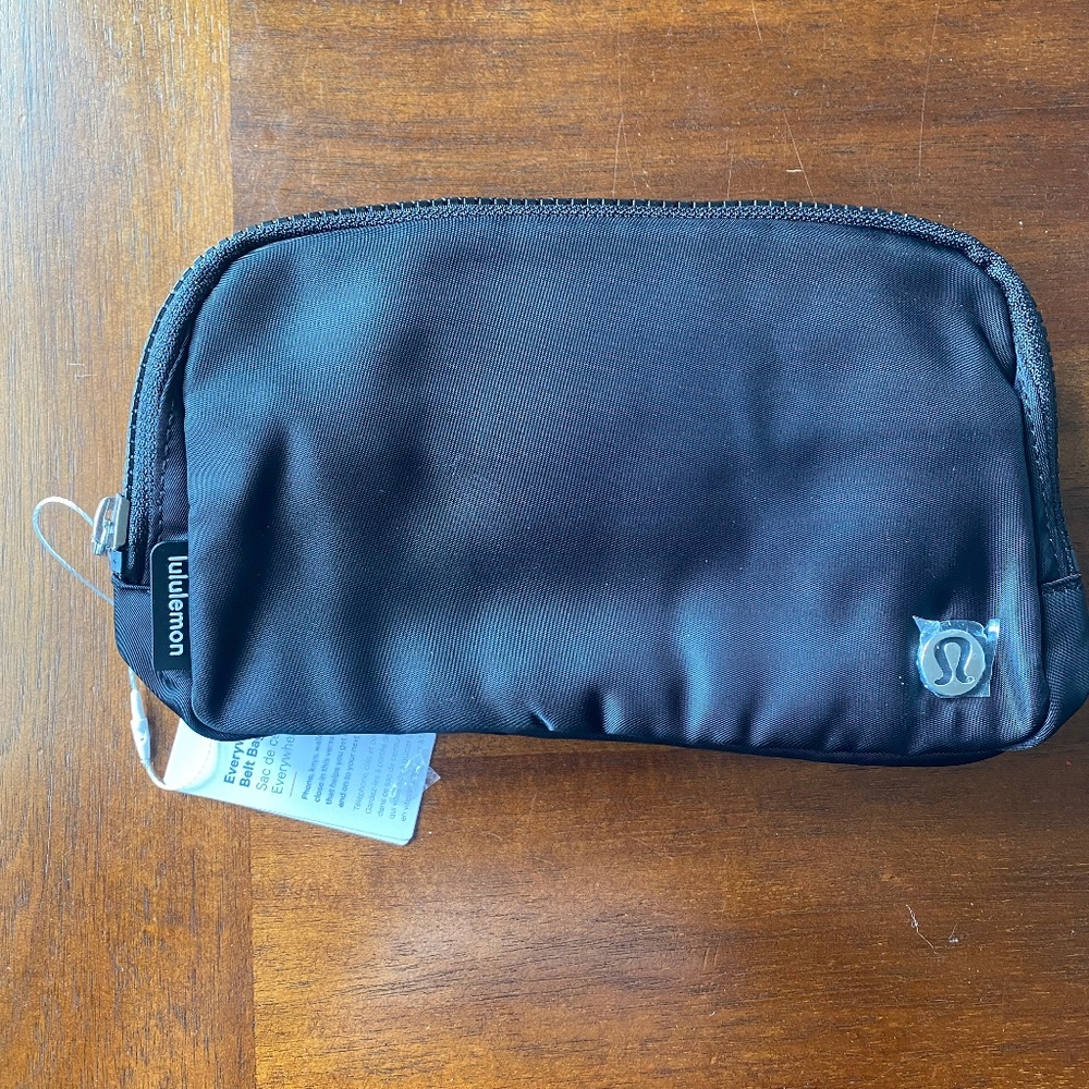 Lululemon Everywhere Belt Bag